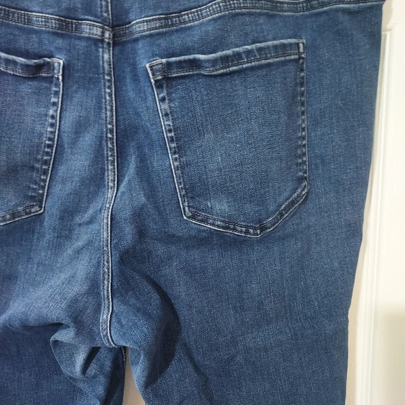 Lane Bryant Dark Wash Mid-Rise Straight Denim Jeans in Size 20 - Picture 8 of 13
